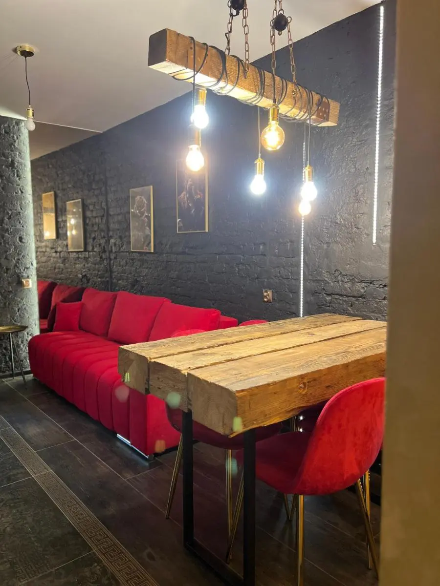 Image 3 of DarkHouse Karmin