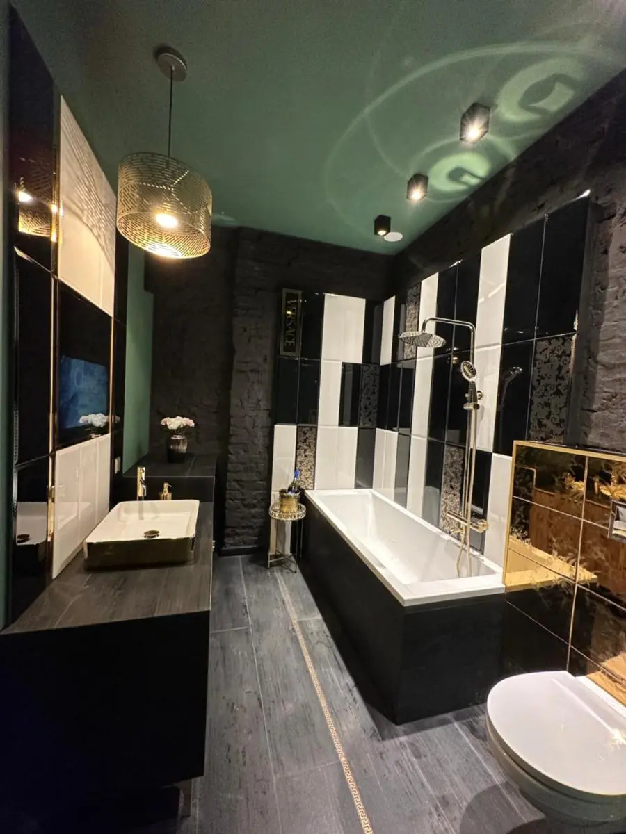 Image 6 of DarkHouse Pink