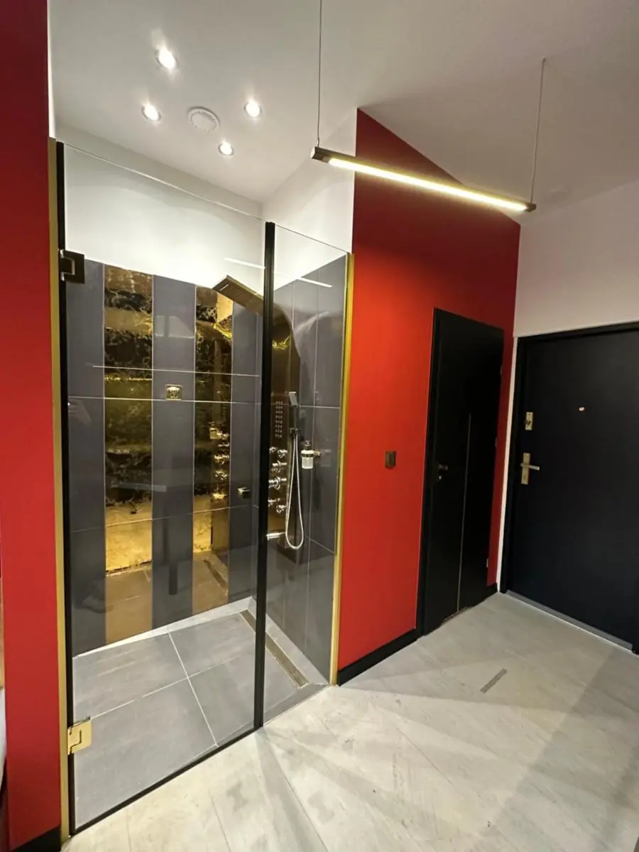 Image 4 of DarkHouse Red