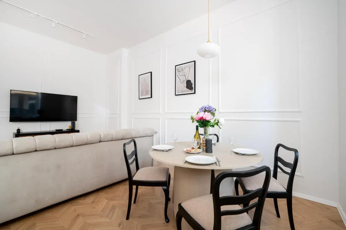 Image 4 of Downtown Apt – Parking, Piotrkowska St Nearby – by Rentujemy