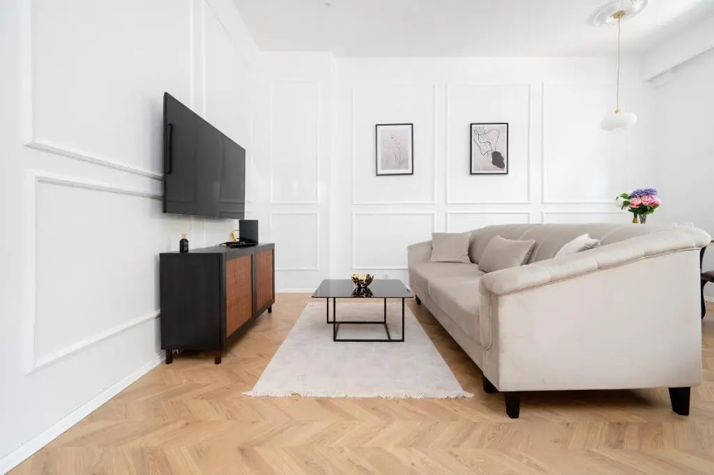 Image of Downtown Apt – Parking, Piotrkowska St Nearby – by Rentujemy