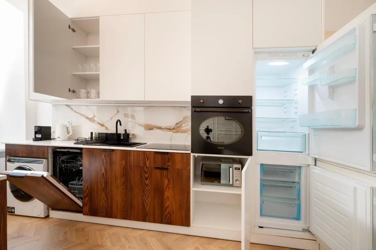 Image 3 of Downtown Apt – Parking, Piotrkowska St Nearby – by Rentujemy