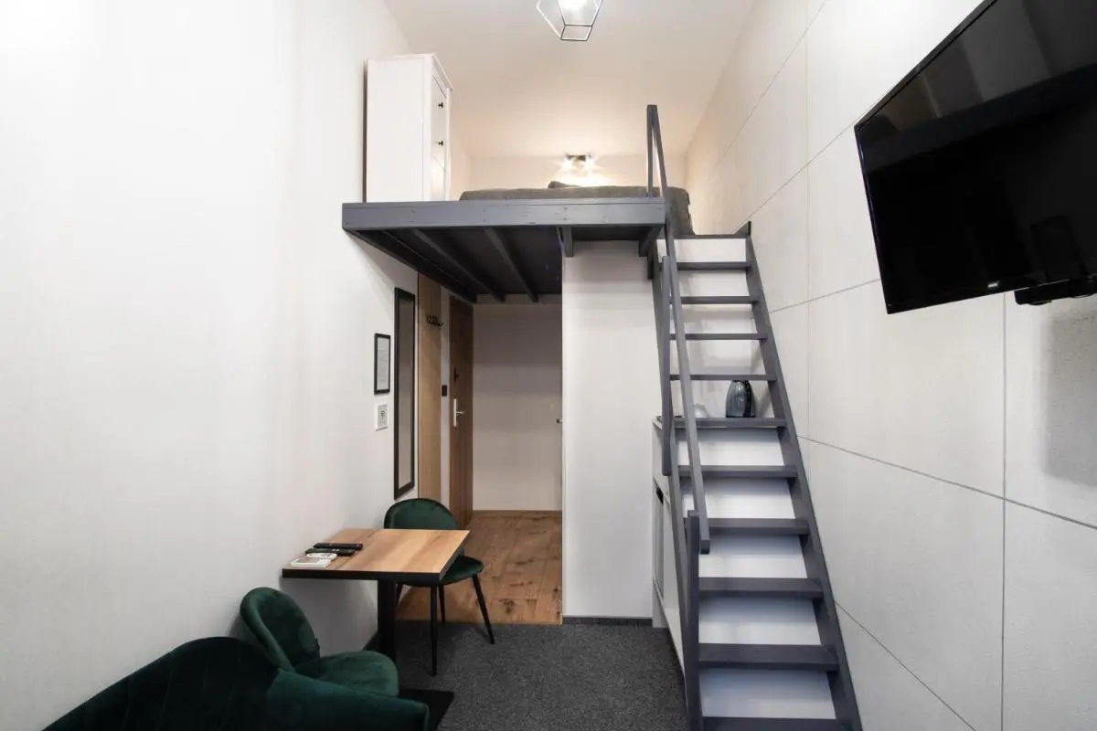 Image 4 of Dream Aparts – Piotrkowska 126 widok na deptak