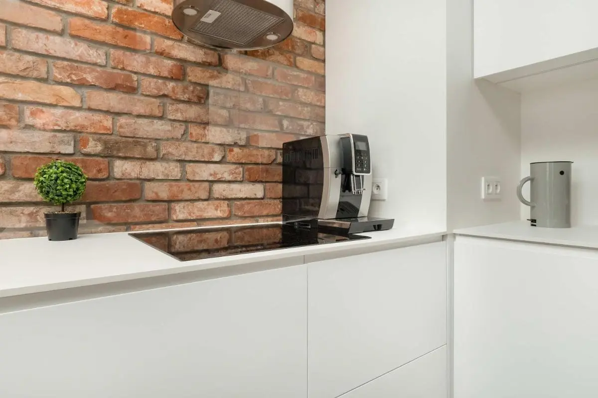 Image 3 of Elegancki Apartament z Klimatyzowanym Salonem, Wanną i Parkingiem w Centrum Łodzi by Renters Prestige