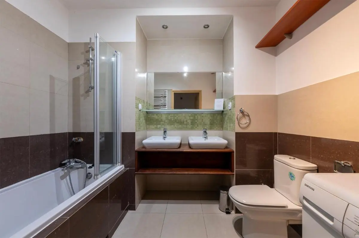 Image 2 of Essence Of Lodz-145m!Central-Secured-Comfy18ppl!&FreeParking