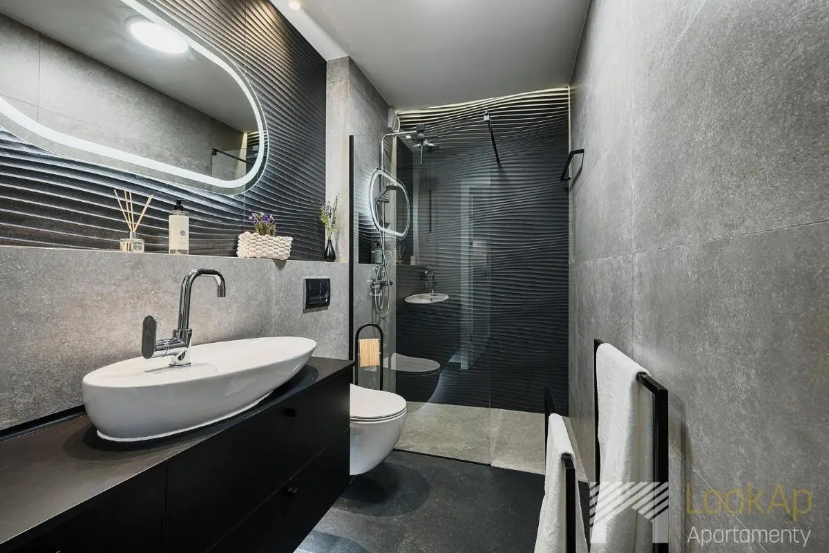 Image 2 of Fuzja Black&White by LookAp