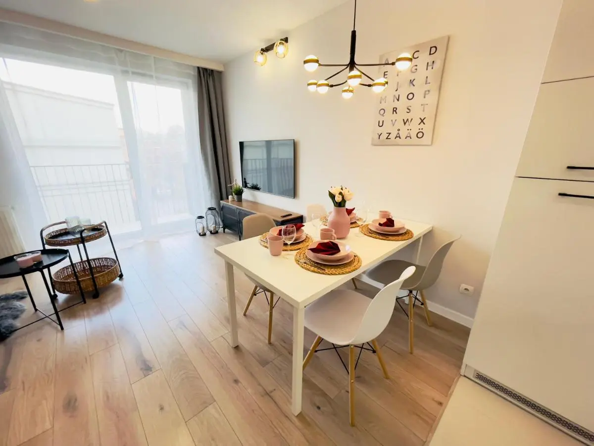 Image 4 of Golden Tobaco by Aparo – Winda, Łóżeczko, Balkon, Atlas Arena, ZOO, Aquapark, Piotrkowska, Park, Dworzec PKP, Ekspres do Kawy