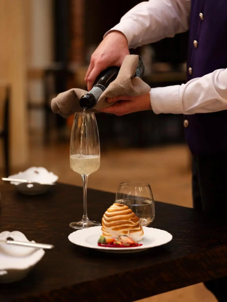 Image 6 of Grand Hotel