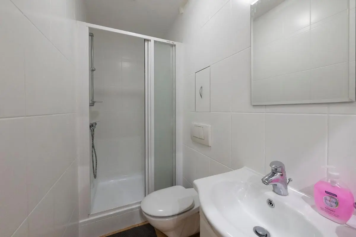 Image 2 of Grand LuxuryB&B -Piotrkowska St Free Parking