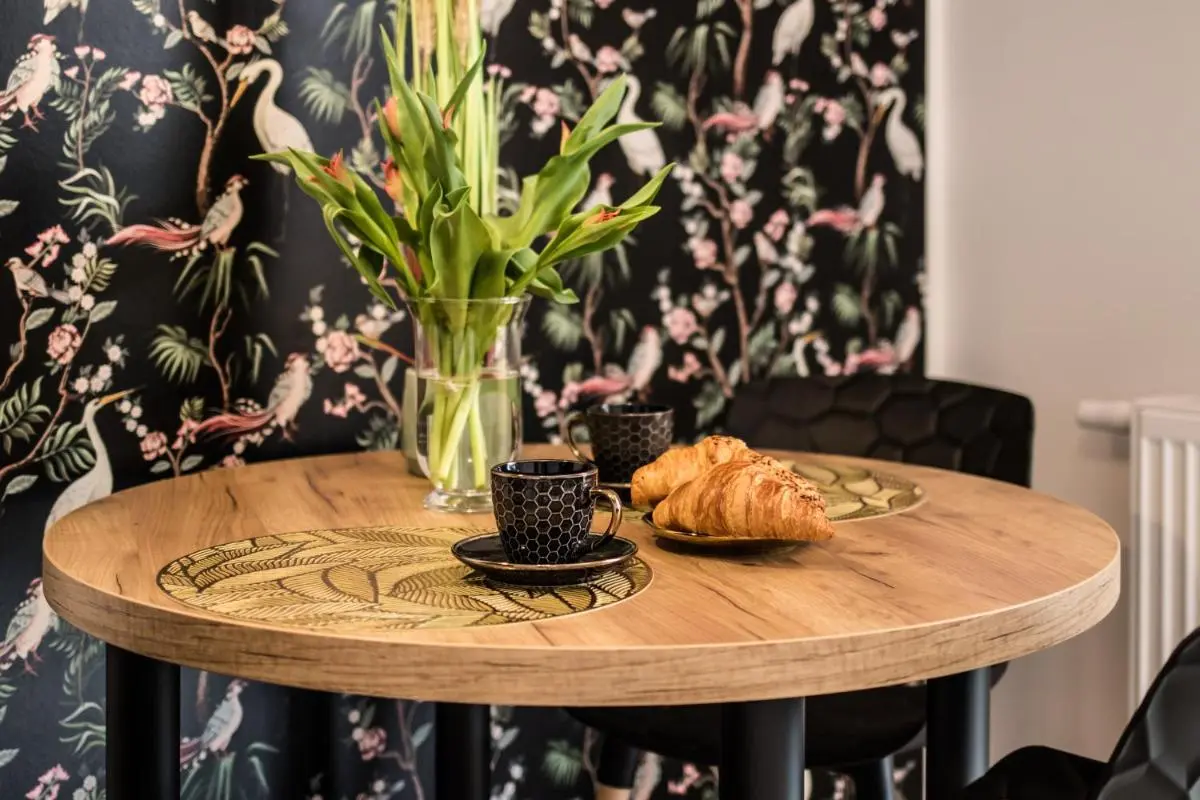 Image 1 of Heron – 77 Apartments Wigury – Dostęp na KOD – Parking – Smaczna Kawa – Centrum – Blisko Piotrkowska – Galeria – Widok na miasto – Klimatyzacja – 7 piętro – FV