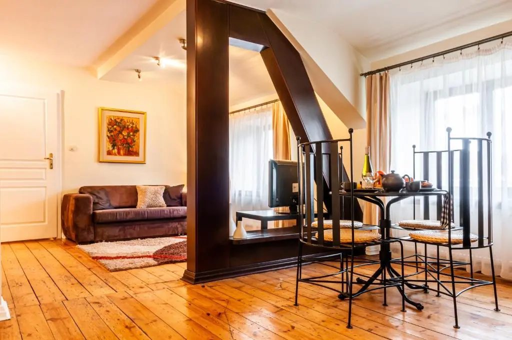 Image of Home & Travel Apartments – AC – Parking – City Centre – Manufaktura – OFF Piotrkowska – EC1 – ATLAS Arena – Orientarium – Monopolis