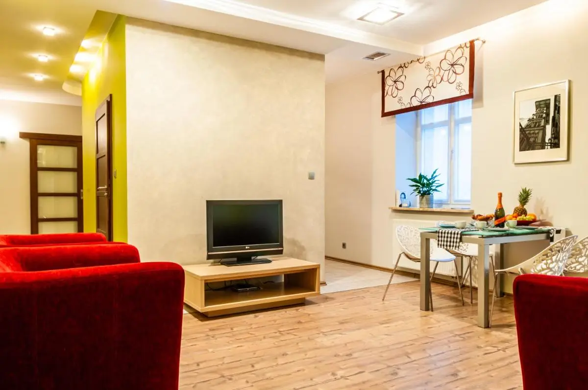 Image 1 of Home & Travel Apartments – AC – Parking – City Centre – Manufaktura – OFF Piotrkowska – EC1 – ATLAS Arena – Orientarium – Monopolis