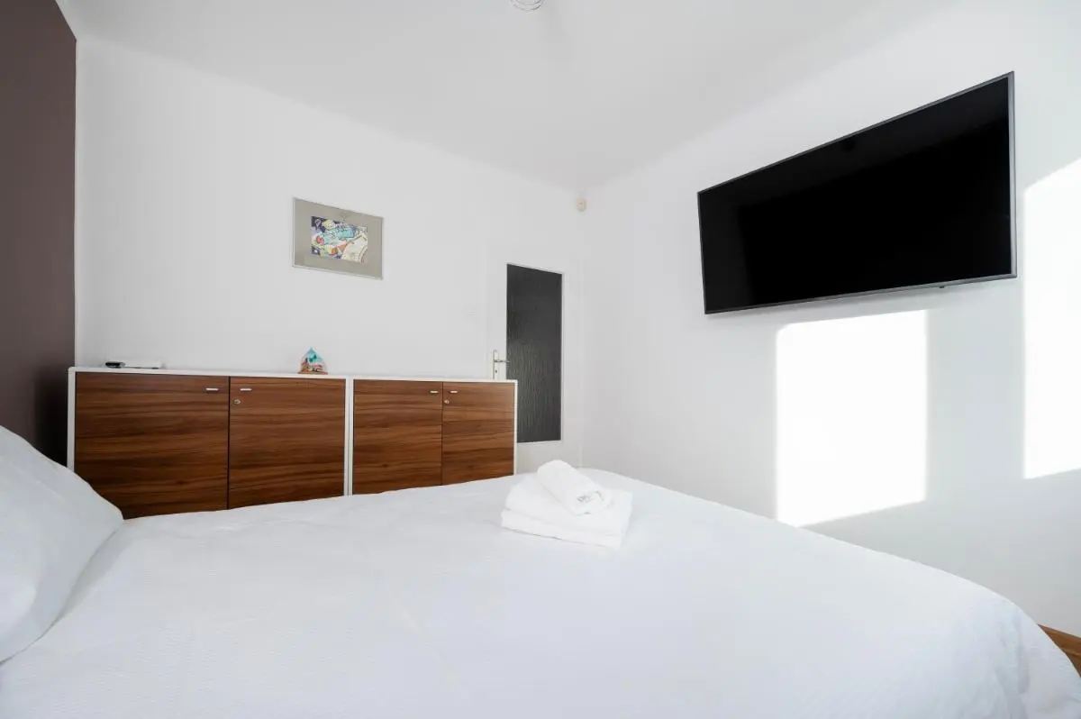 Image 4 of Jaracza 3-Bedroom Apartment