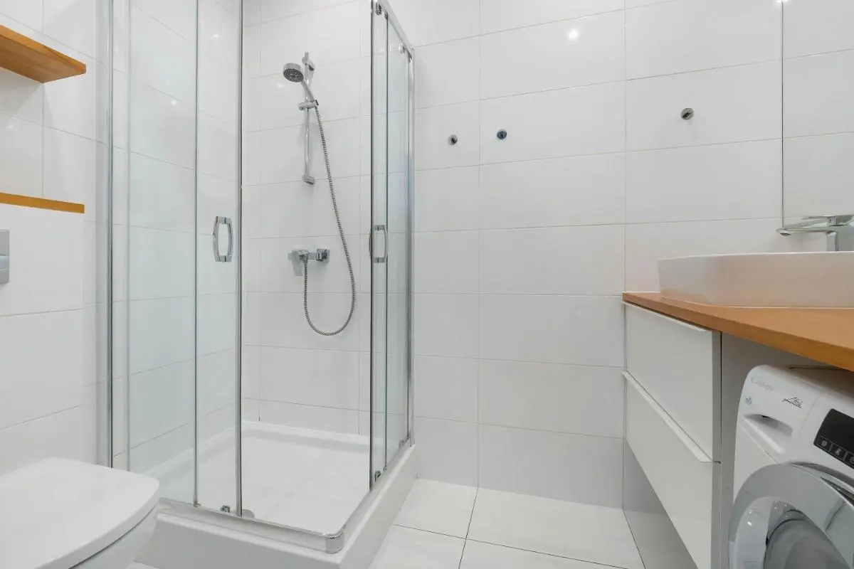 Image 3 of Kilińskiego Spacious Apartment with Parking in Łódź by Noclegi Renters