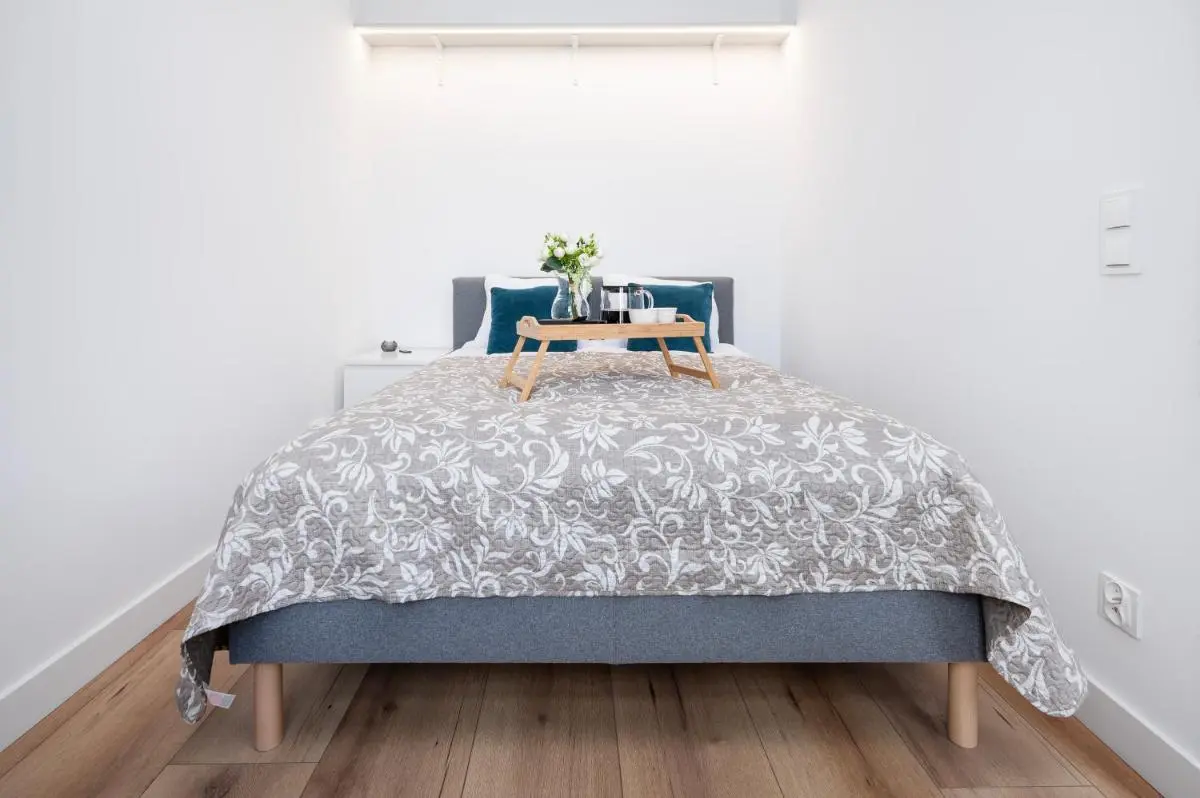 Image 1 of Łódź Jaracza Apt – Workspace, Parking, Park nearby – by Rentujemy