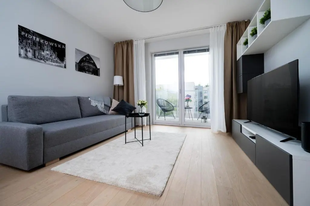 Image of Łódź Manufaktura – Balcony & Workspace by Rentujemy