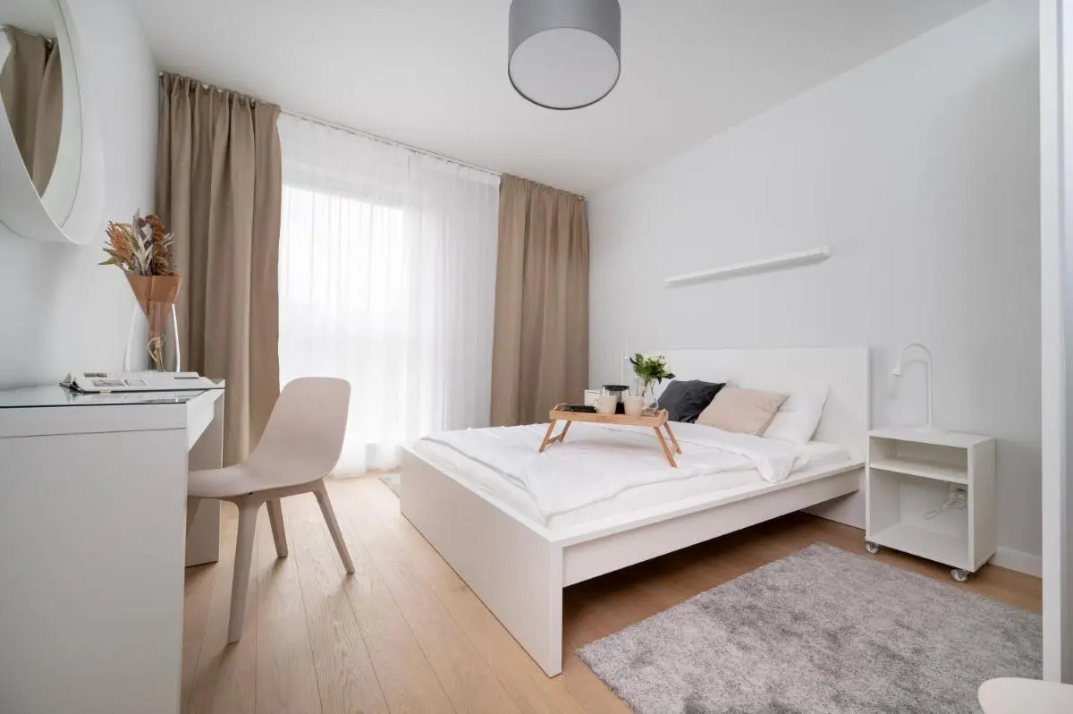 Image 3 of Łódź Manufaktura – Balcony & Workspace by Rentujemy