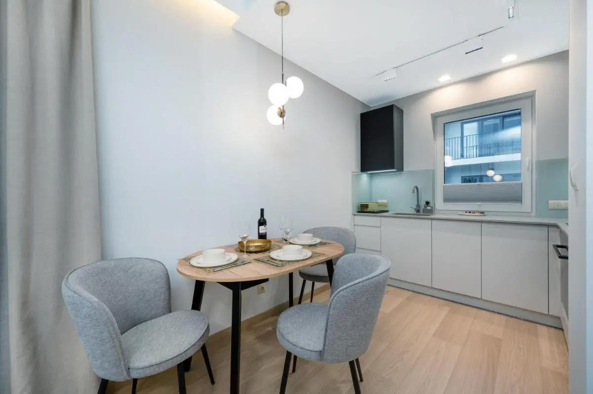 Image 2 of Łódź Prestige Suites – 64m2, Parking, Office Room – by Rentujemy