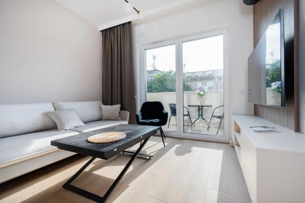 Image 4 of Łódź Wólczańska – Workspace & Balcony – by Rentujemy