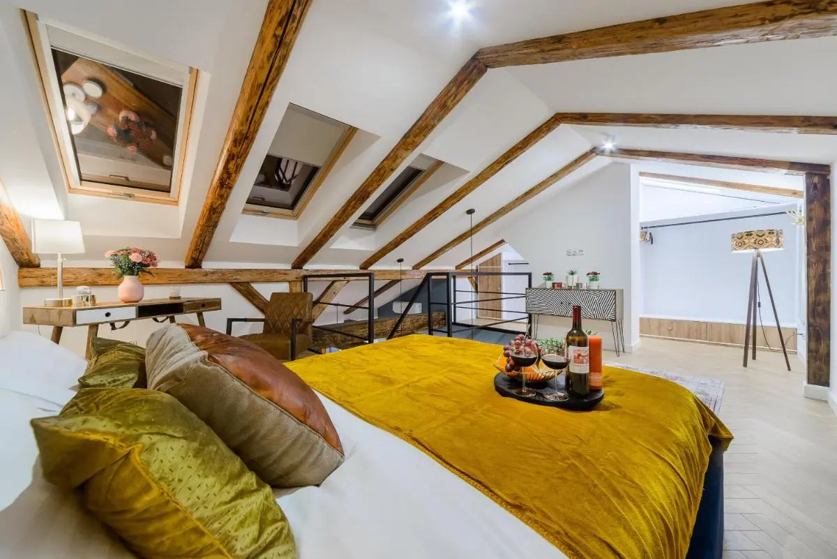 Image 1 of Lumina 2-level apartment with balcony