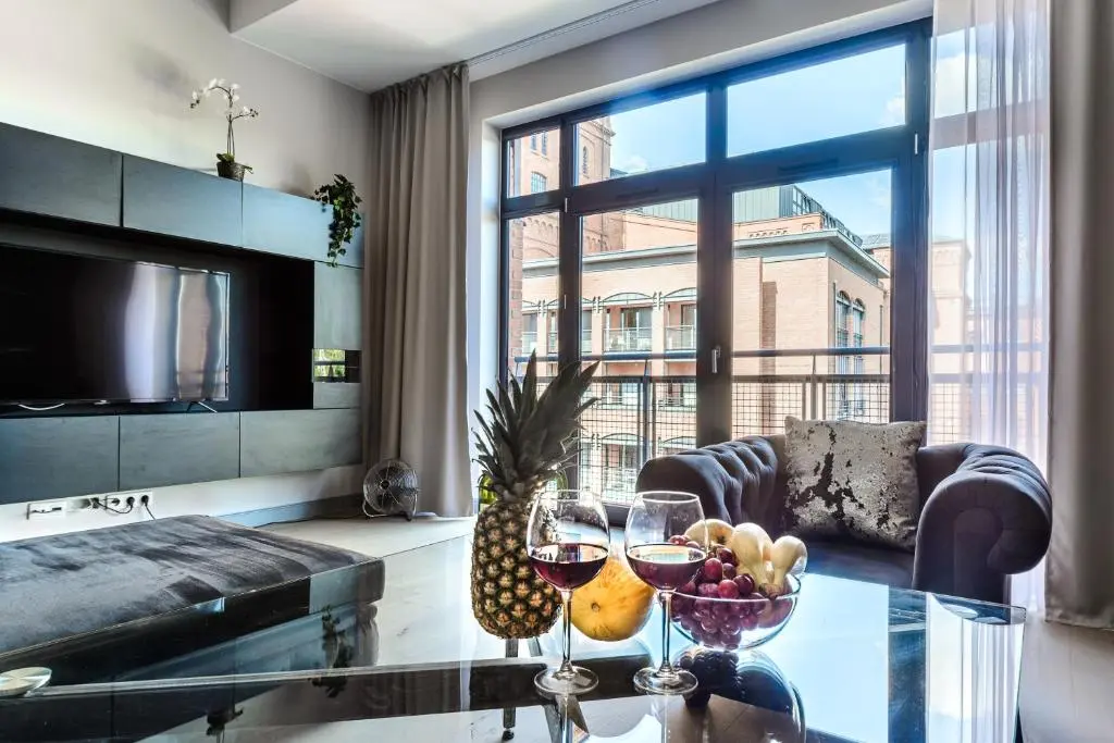 Image of Lumina Loft Tymienieckiego with a view of the lake