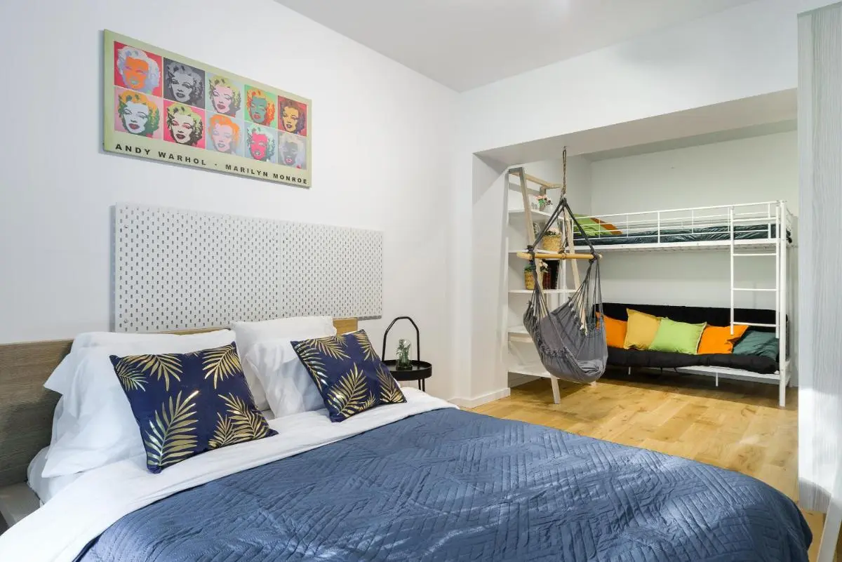 Image 6 of Lumina apartment with balcony overlooking the park