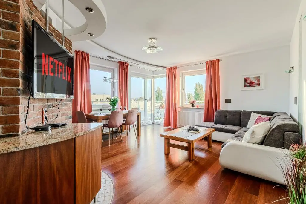 Image of Lumina luxury apart with jaccuzi on Sienkiewicza street