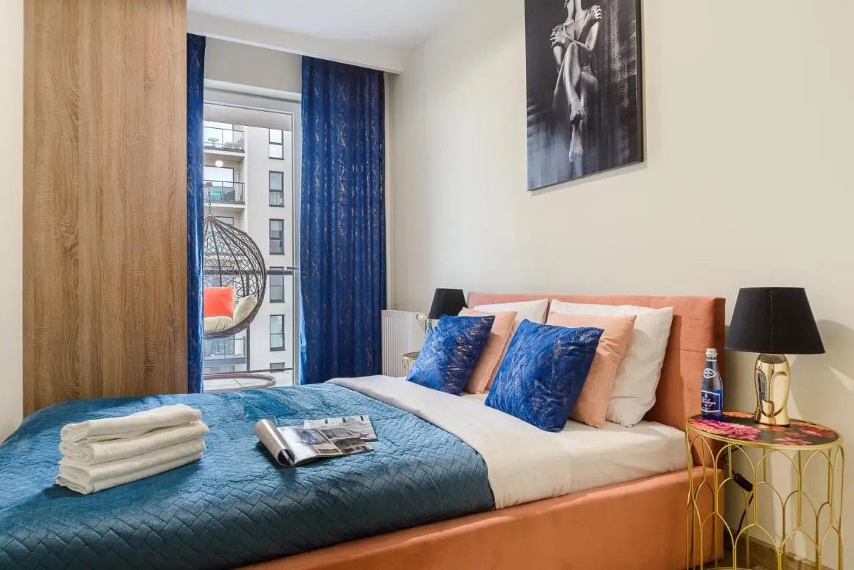 Image 3 of Lumina stylish 3-room apart with balcony