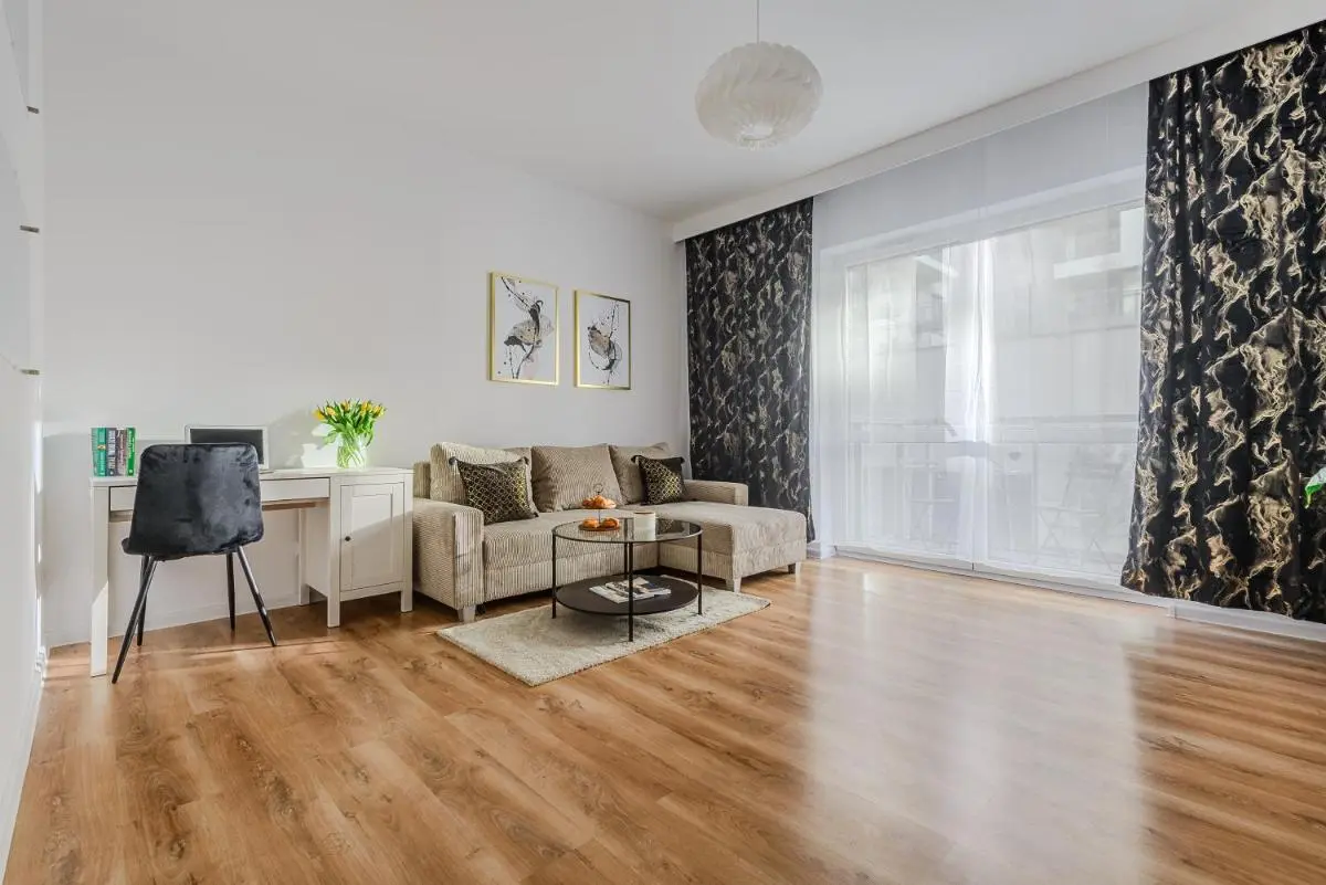 Image 1 of Lumina stylish apart with parking in City Center