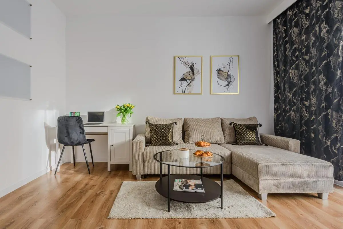 Image 2 of Lumina stylish apart with parking in City Center