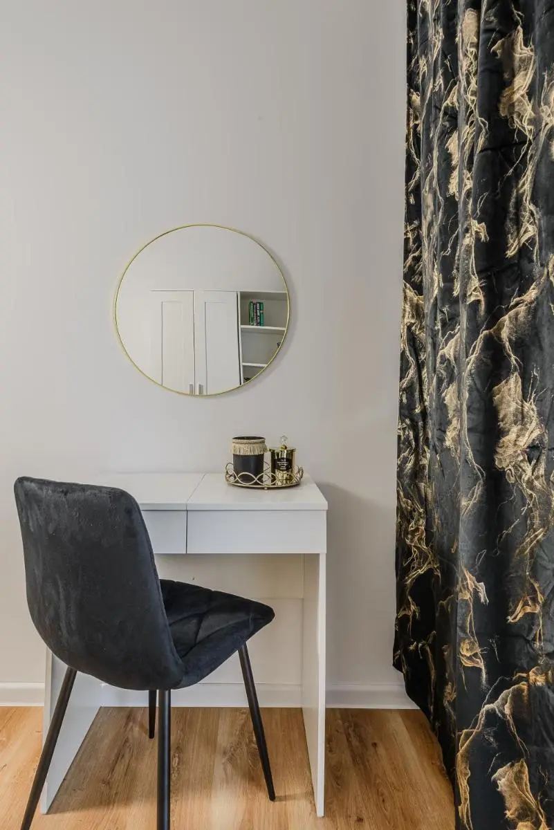 Image 4 of Lumina stylish apart with parking in City Center