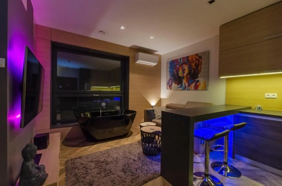 Image 2 of LupoApartments z Klimatyzacją do wyboru z Jacuzzi Pole Dance Parking Dostęp na Kod