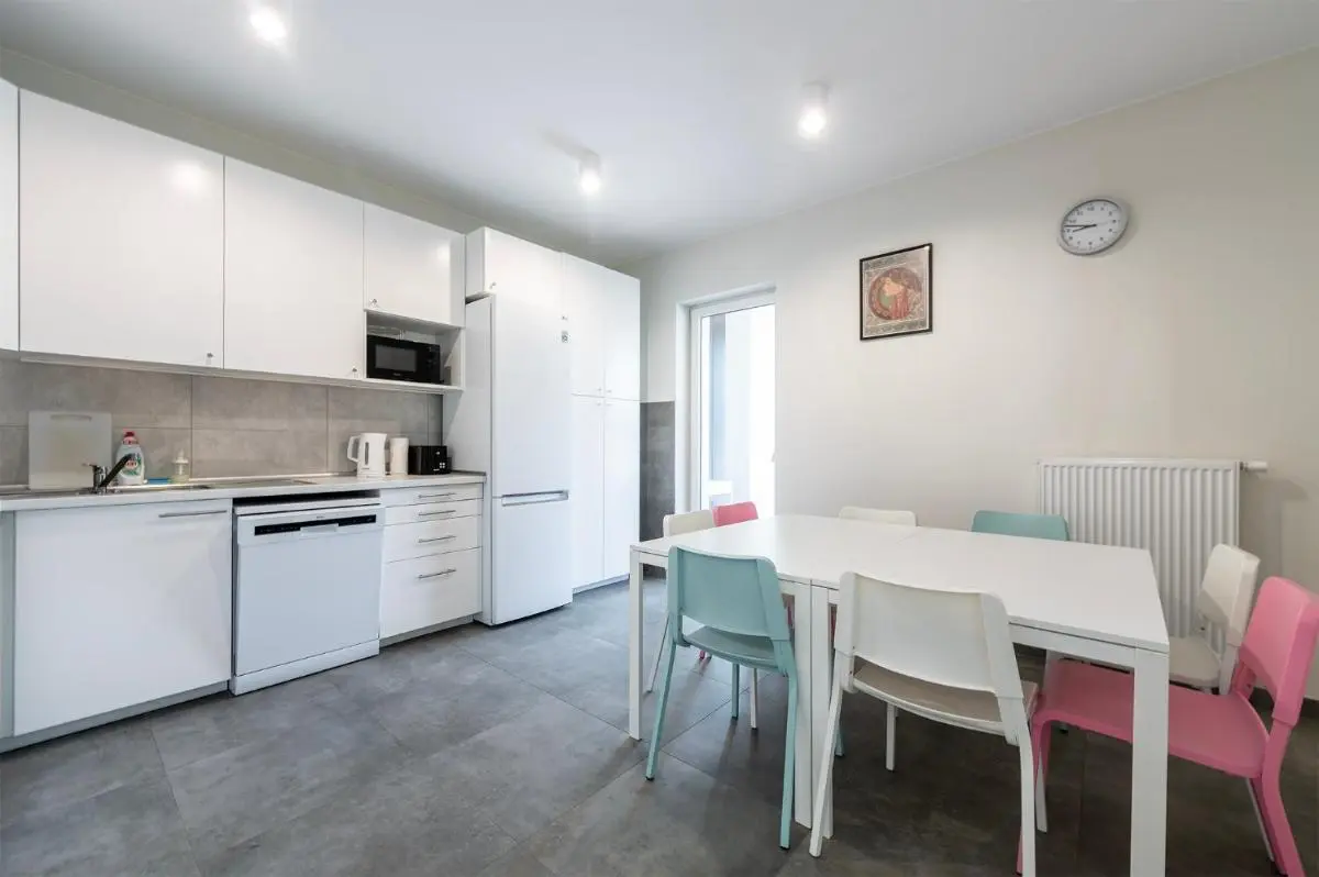 Image 3 of Luxury In City -9- Atlas Arena Free Parking