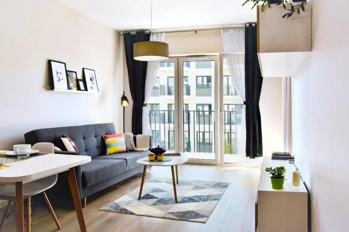 Image 3 of Luxury in City-4- Free Parking