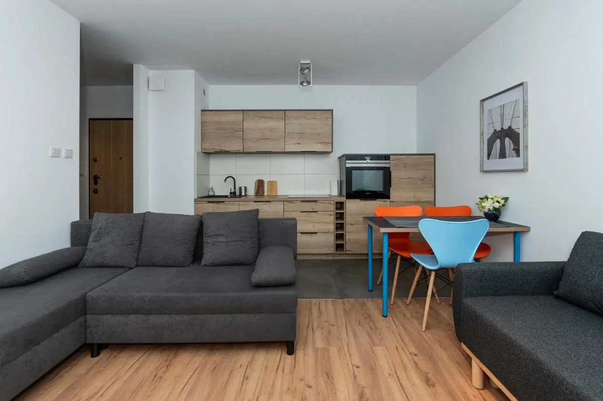 Image 3 of Luxury in City -11-