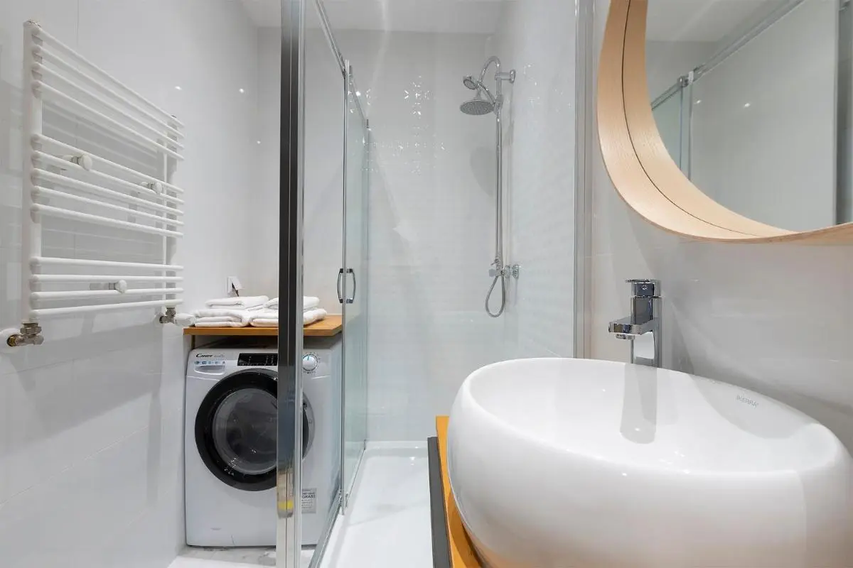 Image 2 of MYE Apartments – Ilumino