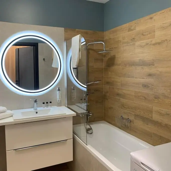 Image 2 of Manu Park Studio