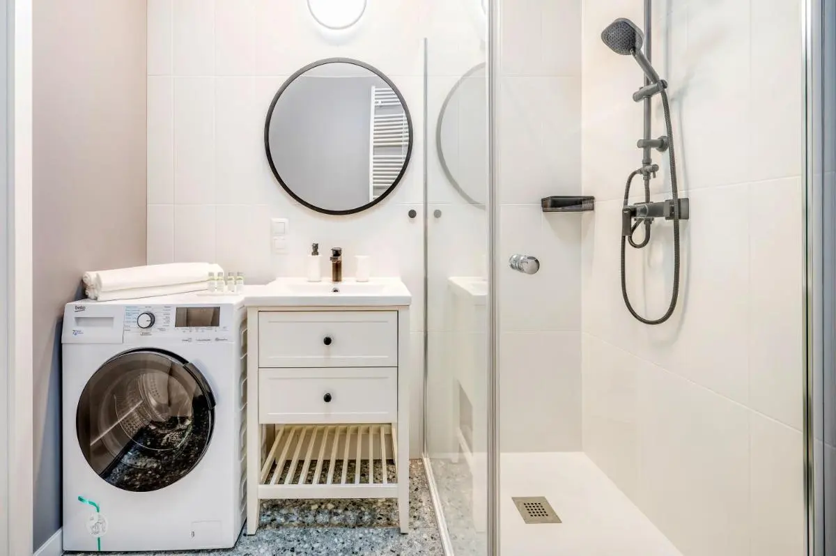 Image 2 of Manufaktura Business Suites – Parking, Balcony, Nature View – by Rentujemy