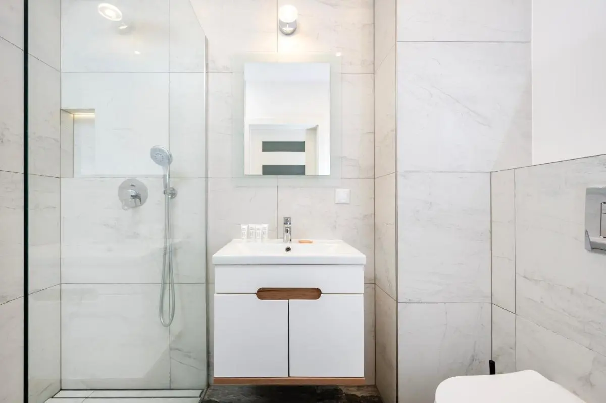 Image 2 of Manufaktura Comfort Apartment by BookingHost