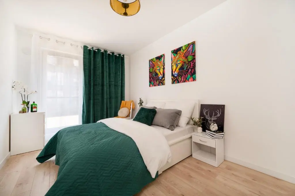 Image of Manufaktura Residence – Apartament z Garażem Podziemnym i Dwoma Łazienkami