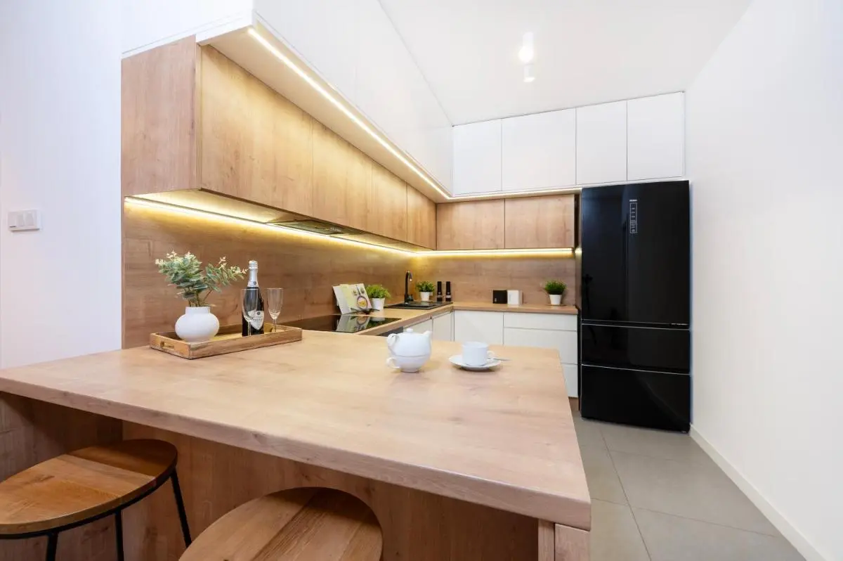 Image 2 of Manufaktura Residence – Apartament z Garażem Podziemnym i Dwoma Łazienkami