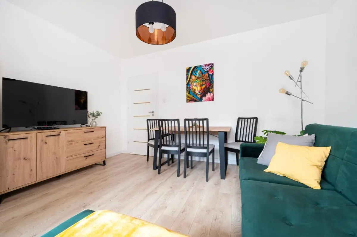 Image 4 of Manufaktura Residence – Apartament z Garażem Podziemnym i Dwoma Łazienkami