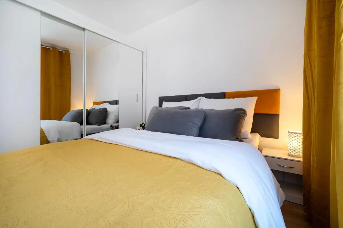 Image 6 of Manufaktura Residence – Apartament z Garażem Podziemnym i Dwoma Łazienkami