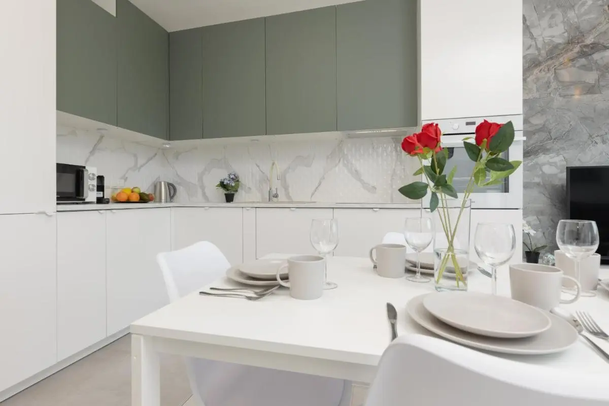 Image 4 of Modern Elegance Apartments with Parking & AC, next to Manufaktura by Renters Prestige