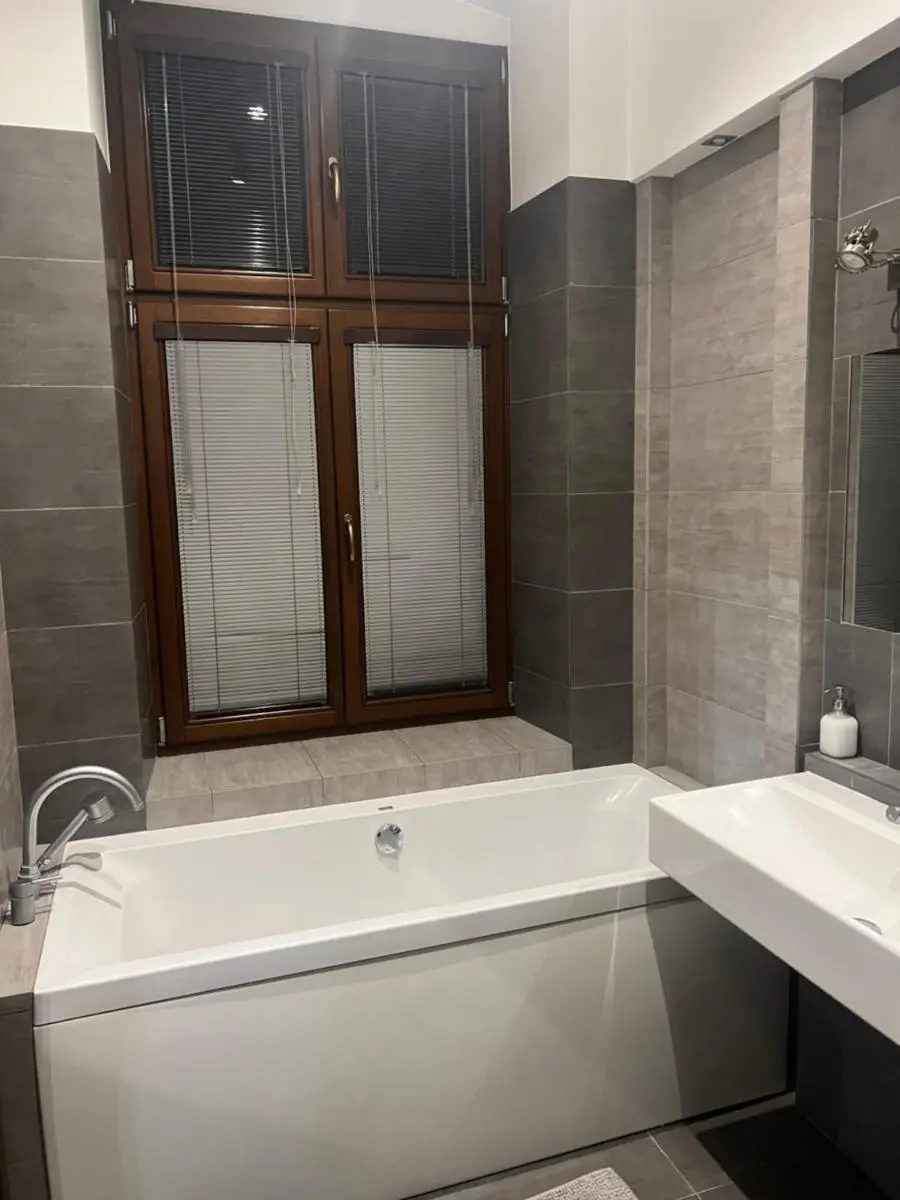 Image 2 of Nowoczesny 100m2 apartament w centrum