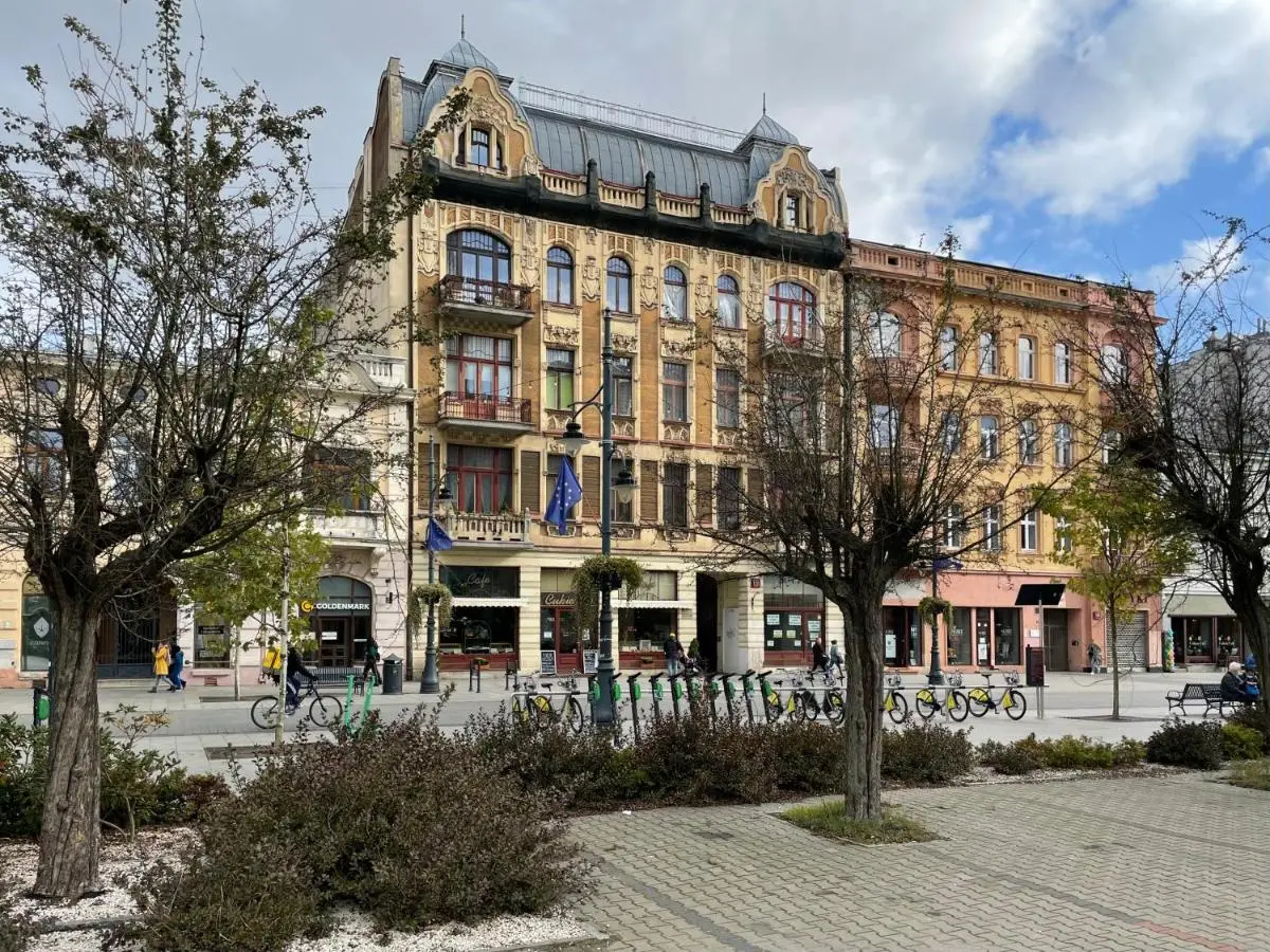 Image 5 of OFF Side Story Apartment