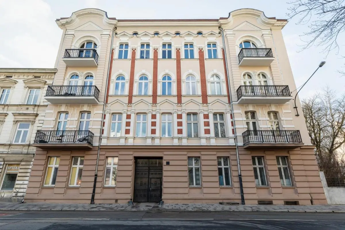 Image 5 of Orient Desert