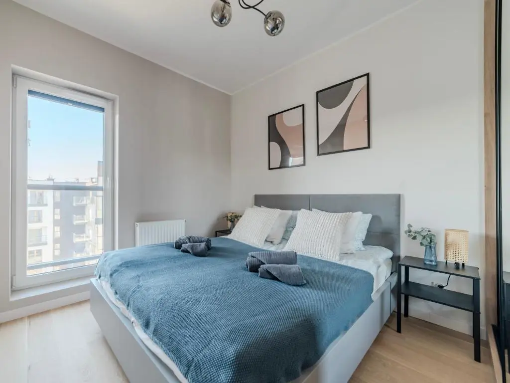 Image of Peaceful Horizon Łódź by Aparo – Nowy Apartament, Winda, Łóżeczko Turystyczne, Balkon, 5 Piętro, Szpital CKD, Uniwersytet