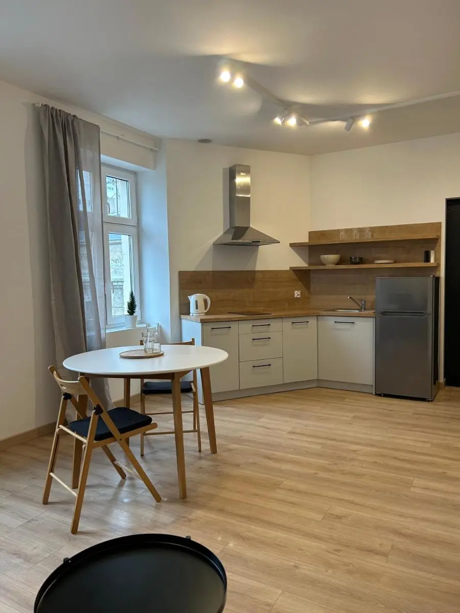 Image 3 of Piotrkowska 277 z bezpłatnym parkingiem