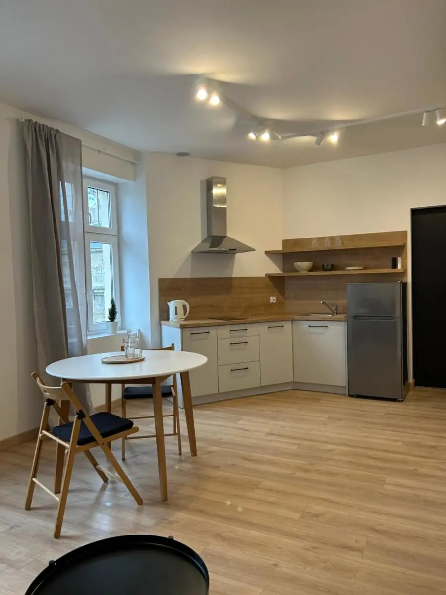 Image 1 of Piotrkowska 277 z bezpłatnym parkingiem